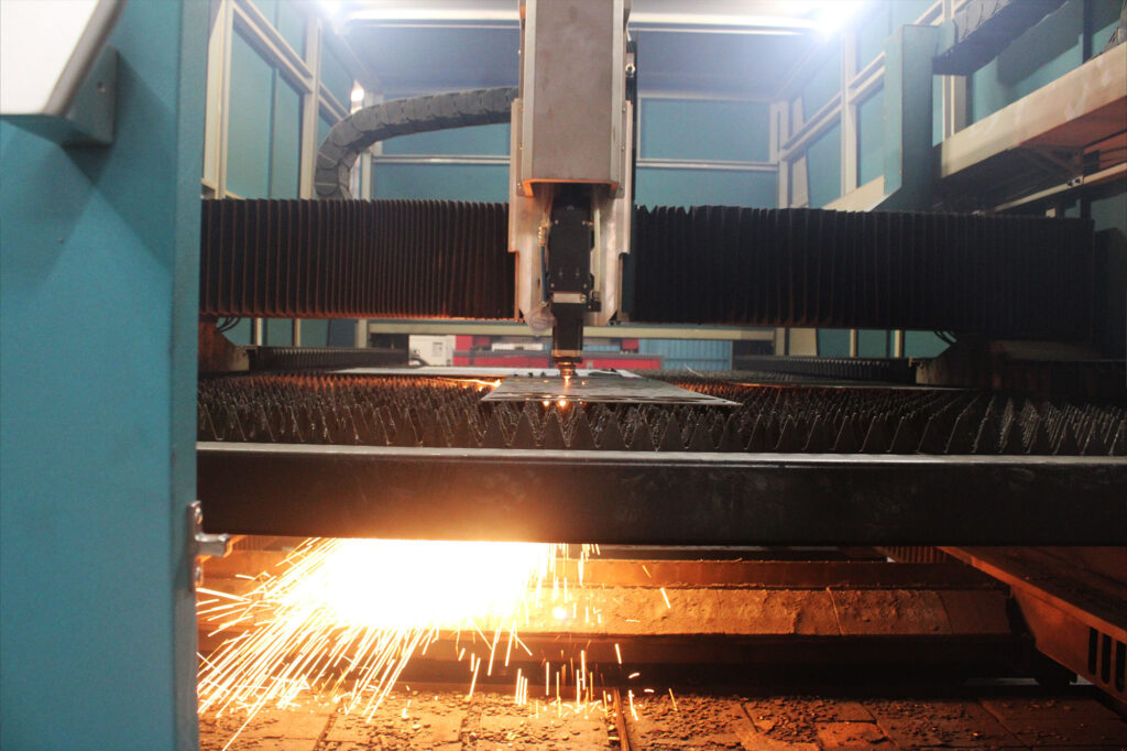serviço de corte a laser industrial
