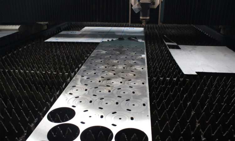 corte a laser em chapa de aço