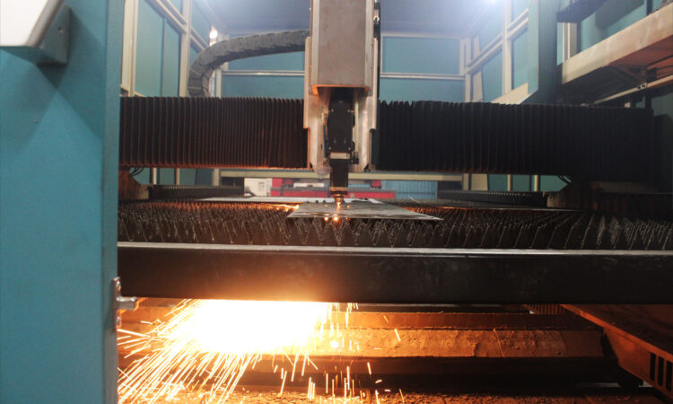 serviço de corte a laser industrial